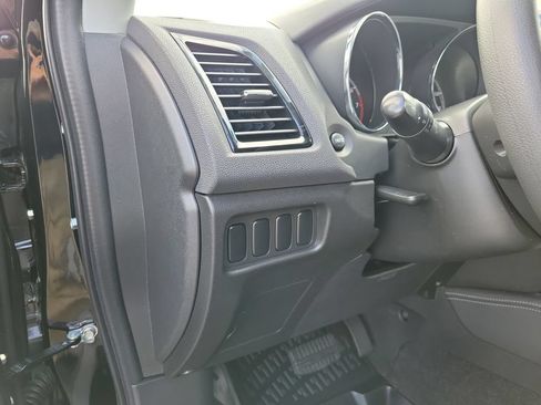 Used 2020 Mitsubishi Outlander Sport ES FWD image 24