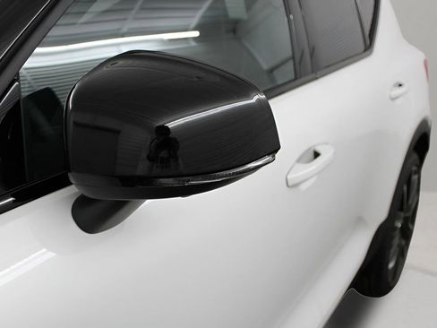 New 2026 Volvo XC40 B5 Ultra w/ Protection Package Premier image 10