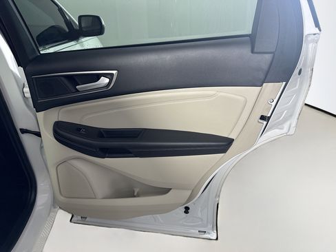 Used 2021 Ford Edge Titanium FWD image 28