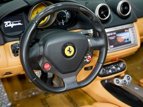 Used 2012 Ferrari California image 36