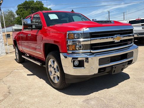 Used 2018 Chevrolet Silverado 2500 LTZ w/ Duramax Plus Package AWD/4WD image 4