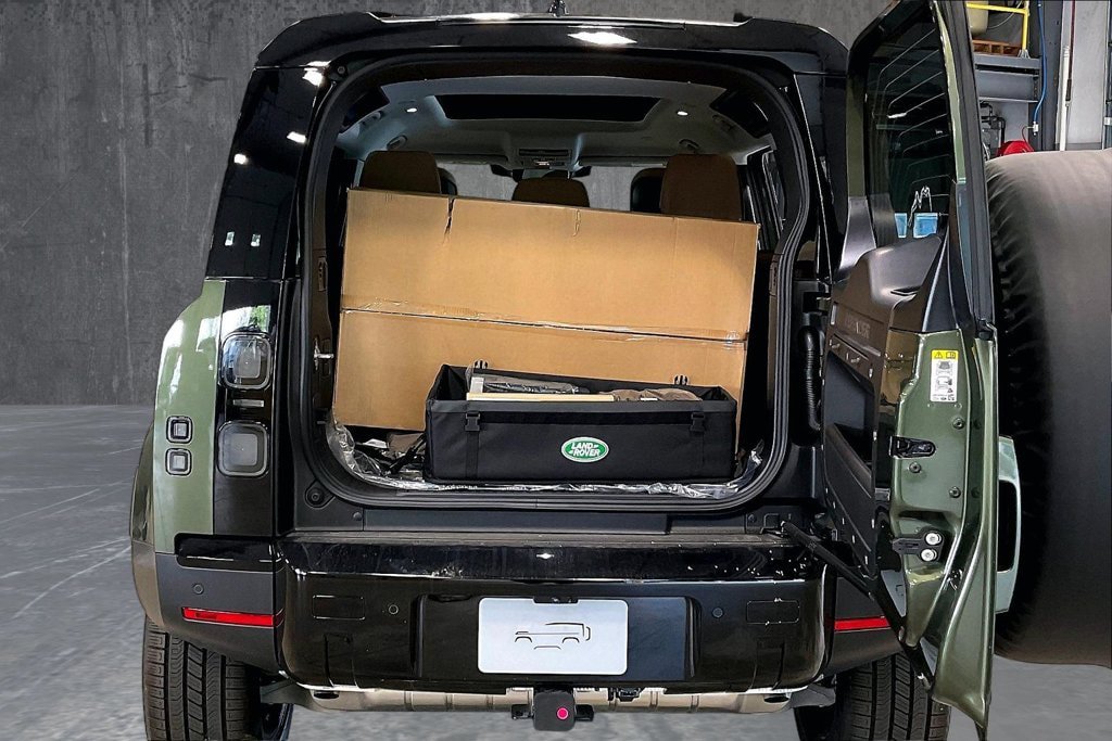New 2026 Land Rover Defender 110 S AWD/4WD image 4