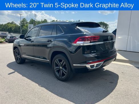 Used 2021 Volkswagen Atlas Cross Sport SE FWD image 9
