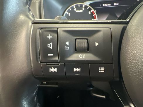 Used 2021 Nissan Rogue SL AWD/4WD image 23