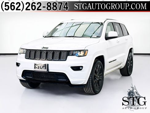 Used 2017 Jeep Grand Cherokee Altitude image 1