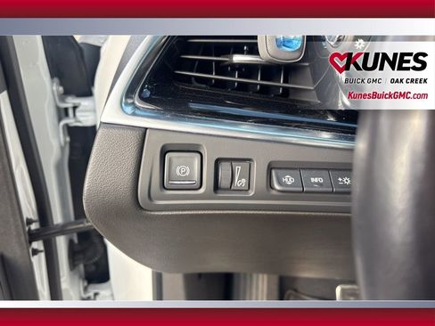 Used 2023 Cadillac XT6 Sport w/ Technology Package image 19