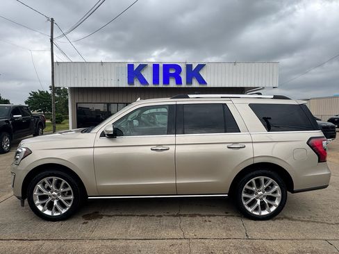 Used 2018 Ford Expedition Limited w/ Equipment Group 302A RWD image 2