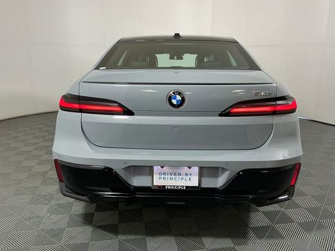Certified 2025 BMW 740i w/ Premium Package image 6