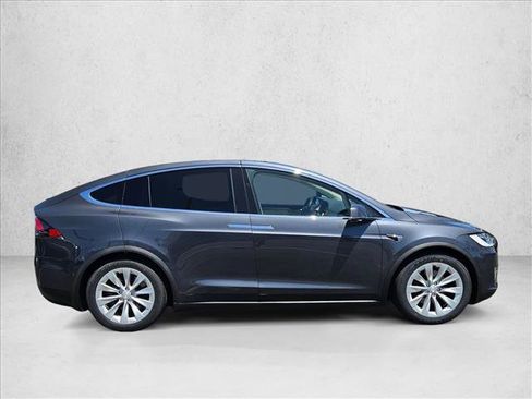 Used 2018 Tesla Model X 75D AWD/4WD image 4