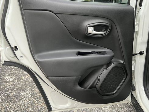 Used 2022 Jeep Renegade Trailhawk AWD/4WD image 32