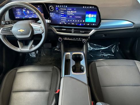 Used 2024 Chevrolet Equinox EV LT image 14