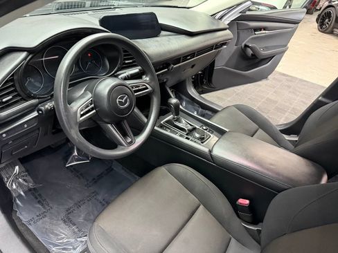 Used 2020 MAZDA MAZDA3 Sedan FWD image 31