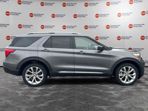Used 2022 Ford Explorer Platinum w/ Equipment Group 601A AWD/4WD image 6
