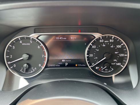 Used 2024 Nissan Rogue S AWD/4WD image 15