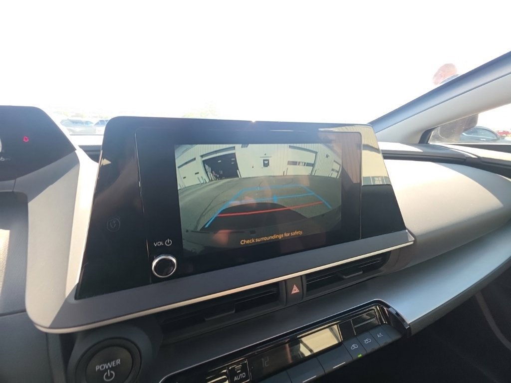 Used 2025 Toyota Prius LE FWD image 19