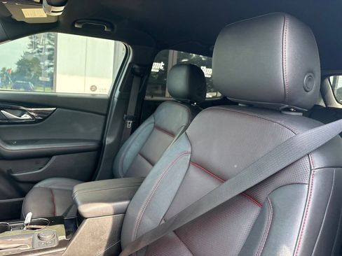 Used 2025 Chevrolet Blazer RS FWD image 3