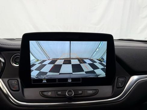 Used 2025 Chevrolet Blazer LT image 36