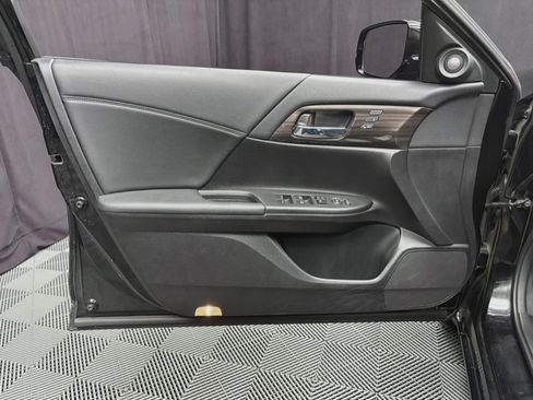 Used 2016 Honda Accord EX-L V6 Sedan image 22