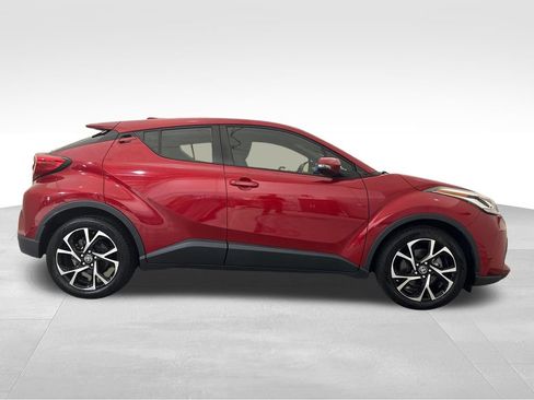 Used 2021 Toyota C-HR XLE FWD image 7