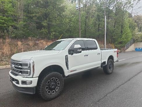 Used 2024 Ford F250 Platinum image 6