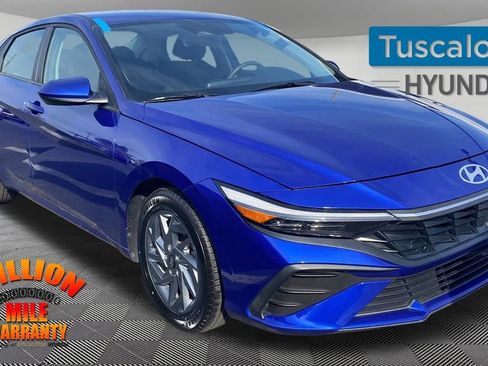 Used 2024 Hyundai Elantra SEL image 1