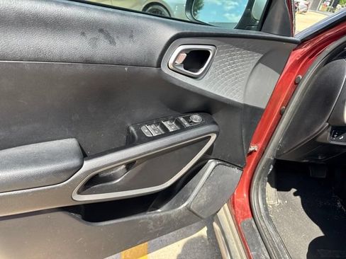 Used 2020 Kia Soul X-Line FWD image 28