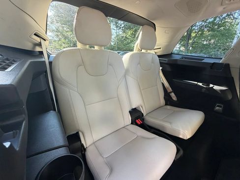 Used 2018 Volvo XC90 T6 Momentum w/ Convenience Package AWD/4WD image 15