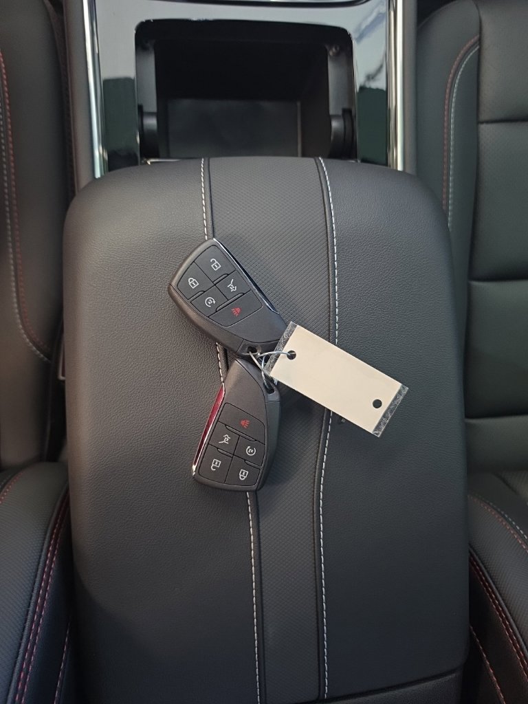 Used 2025 Chevrolet Traverse RS w/ LPO, Floor Liner Package FWD image 31