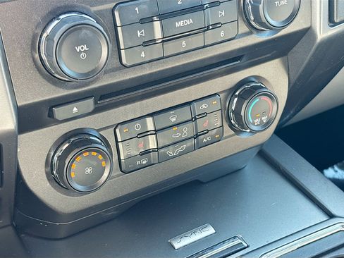 Used 2018 Ford F150 XLT w/ Equipment Group 302A Luxury image 31