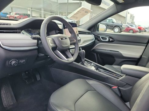 Used 2023 Jeep Compass Limited image 20