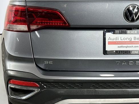 Used 2022 Volkswagen Taos SE w/ Panoramic Sunroof Package image 17