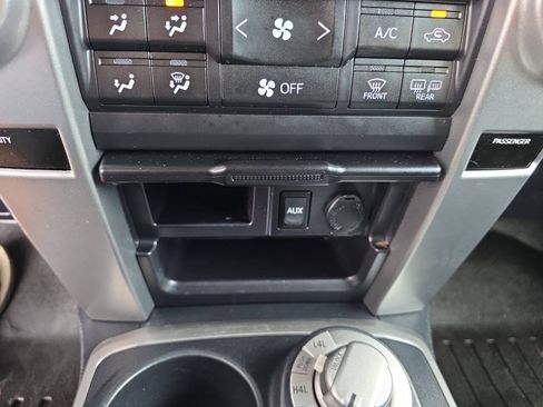 Used 2011 Toyota 4Runner Limited AWD/4WD image 23
