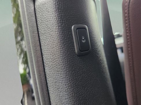 New 2025 Volkswagen ID. Buzz Pro S image 14