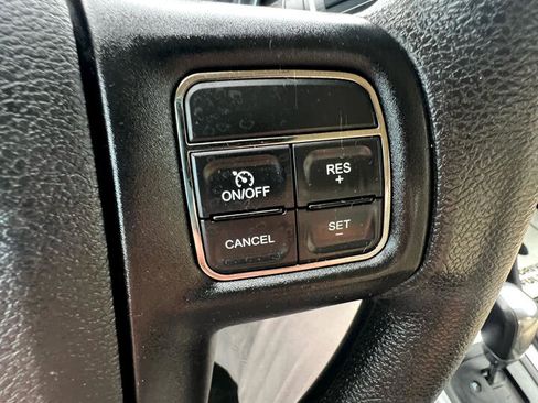 Used 2013 Chrysler 200 LX image 19