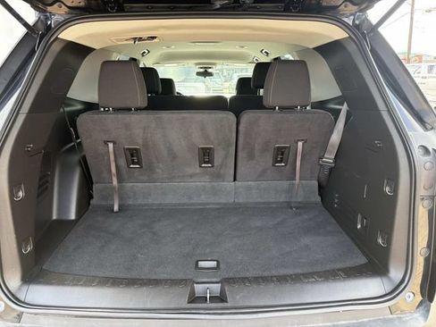 Used 2019 Chevrolet Traverse LT w/ LPO, Cargo Package FWD image 10