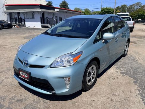 Used 2015 Toyota Prius Two FWD image 3