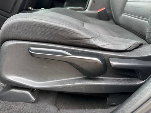 Used 2019 Honda CR-V LX image 17