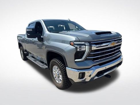 Used 2024 Chevrolet Silverado 2500 LTZ w/ LTZ Plus Package AWD/4WD image 3