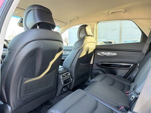 Used 2025 Genesis GV70 2.5T image 13