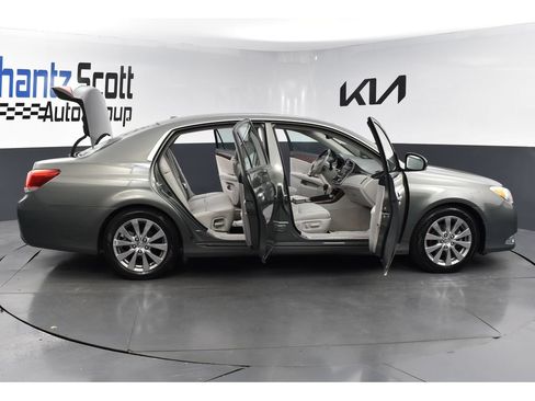 Used 2011 Toyota Avalon Limited FWD image 28