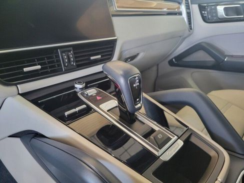 Used 2022 Porsche Cayenne GTS image 22