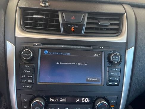 Used 2017 Nissan Altima 2.5 SL w/ 2.5 Technology Package FWD image 2