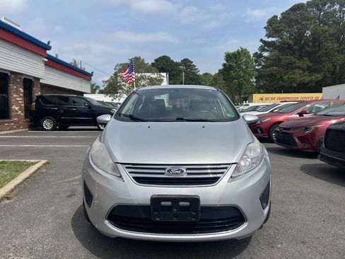 Used 2012 Ford Fiesta SE image 2