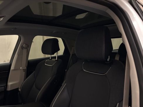 Used 2025 Genesis Electrified GV70 Advanced image 23