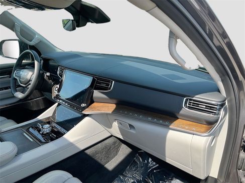 Used 2023 Jeep Grand Wagoneer 4WD image 31