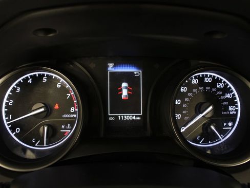 Used 2021 Toyota Camry SE FWD image 11