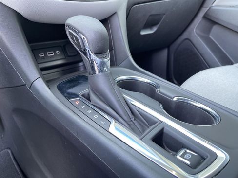 Used 2024 Chevrolet Equinox LS w/ LS Convenience Package FWD image 27