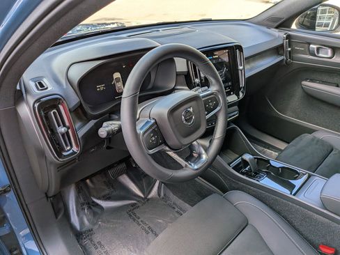 Certified 2023 Volvo C40 P8 Recharge Ultimate w/ Protection Package Premier image 14