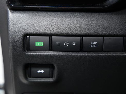 Used 2024 Nissan Sentra SV image 27