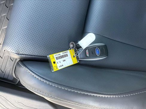 Used 2025 Subaru Outback Limited AWD/4WD image 33